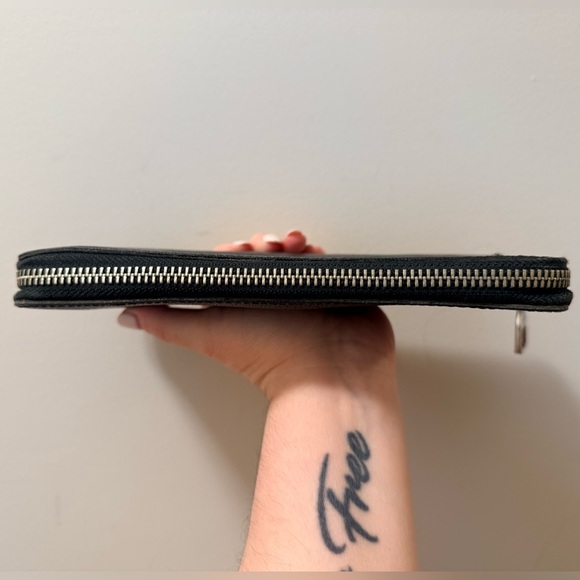 Authentic Louis Vuitton - Damier Graphite Zippy Wallet - Picture 6 of 16